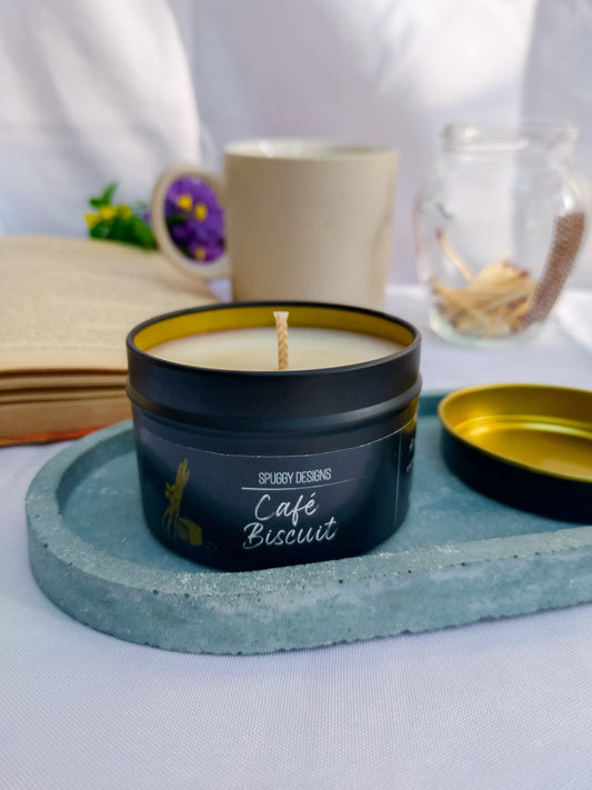Café Biscuit Soy Wax Candle – Warm Caramel & Vanilla Bakery Scent (Hand Poured)