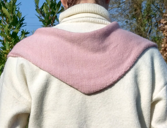 Handmade Rose Pink Triangle Scarf – Merino wool
