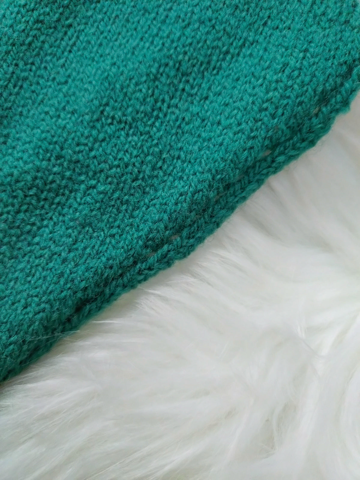 Handmade Teal Green Triangle Scarf – Merino wool