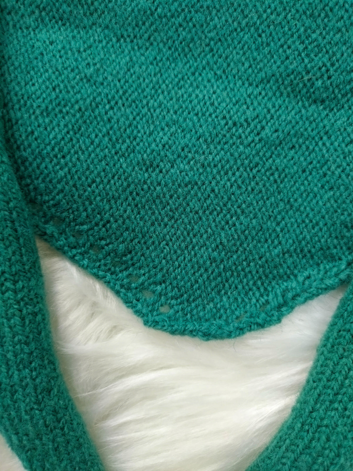 Handmade Teal Green Triangle Scarf – Merino wool