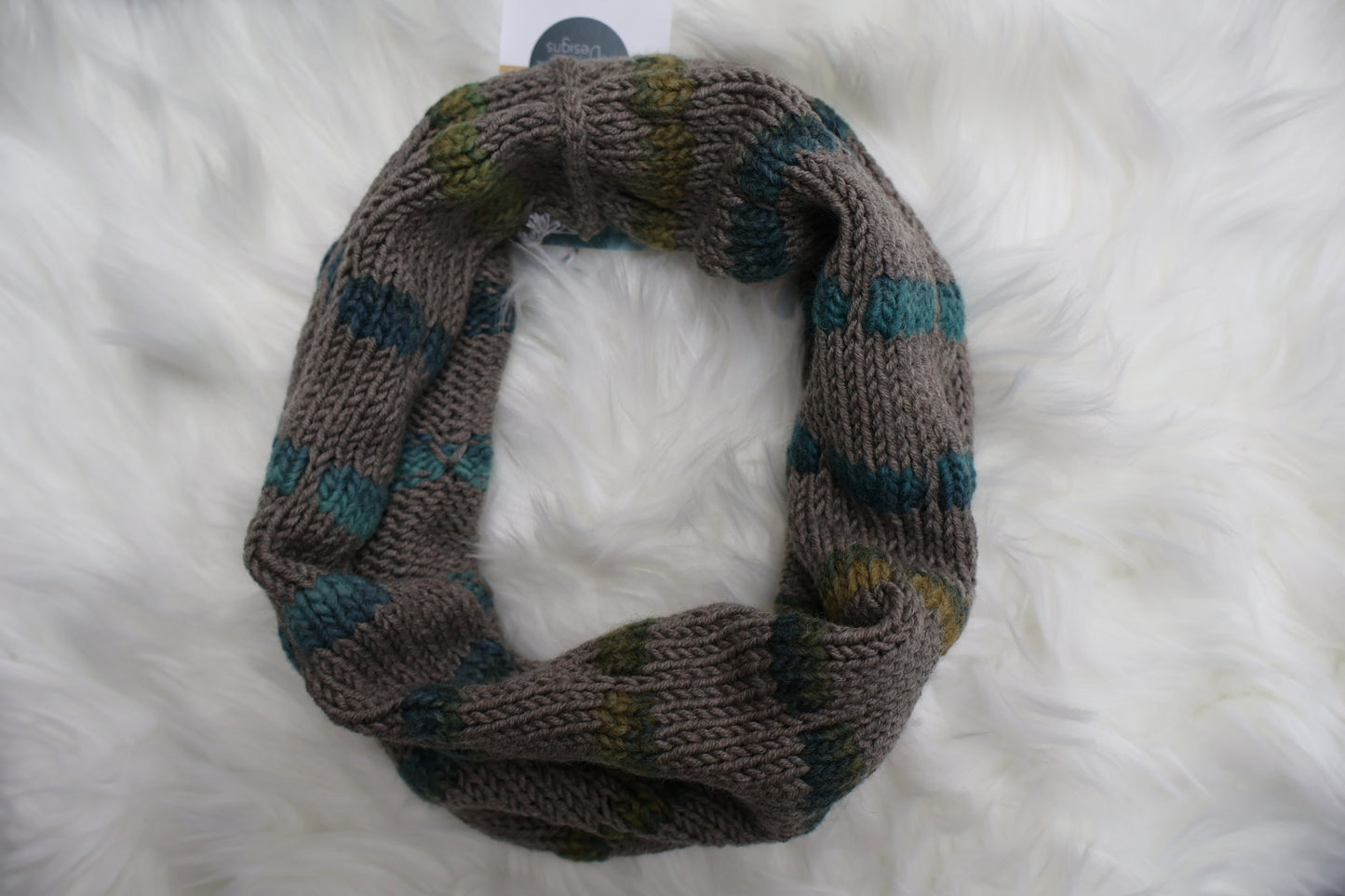 Ready-to-Ship | Handmade Merino Wool Spotty Snood – Sustainable Christmas Gift