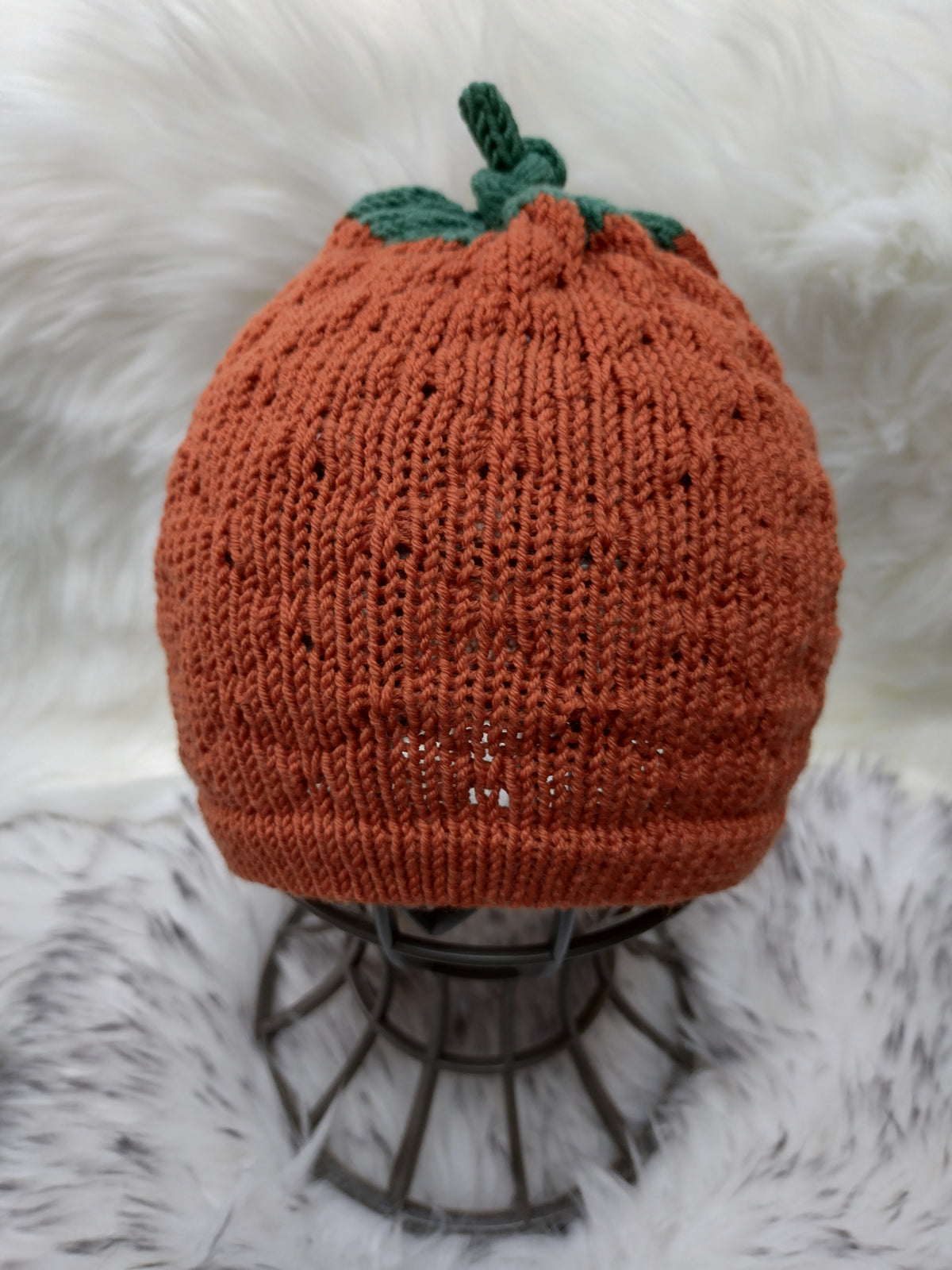 Merino Wool Pumpkin Hat – Handmade Autumn Beanie in Two Colours (Adult Size)