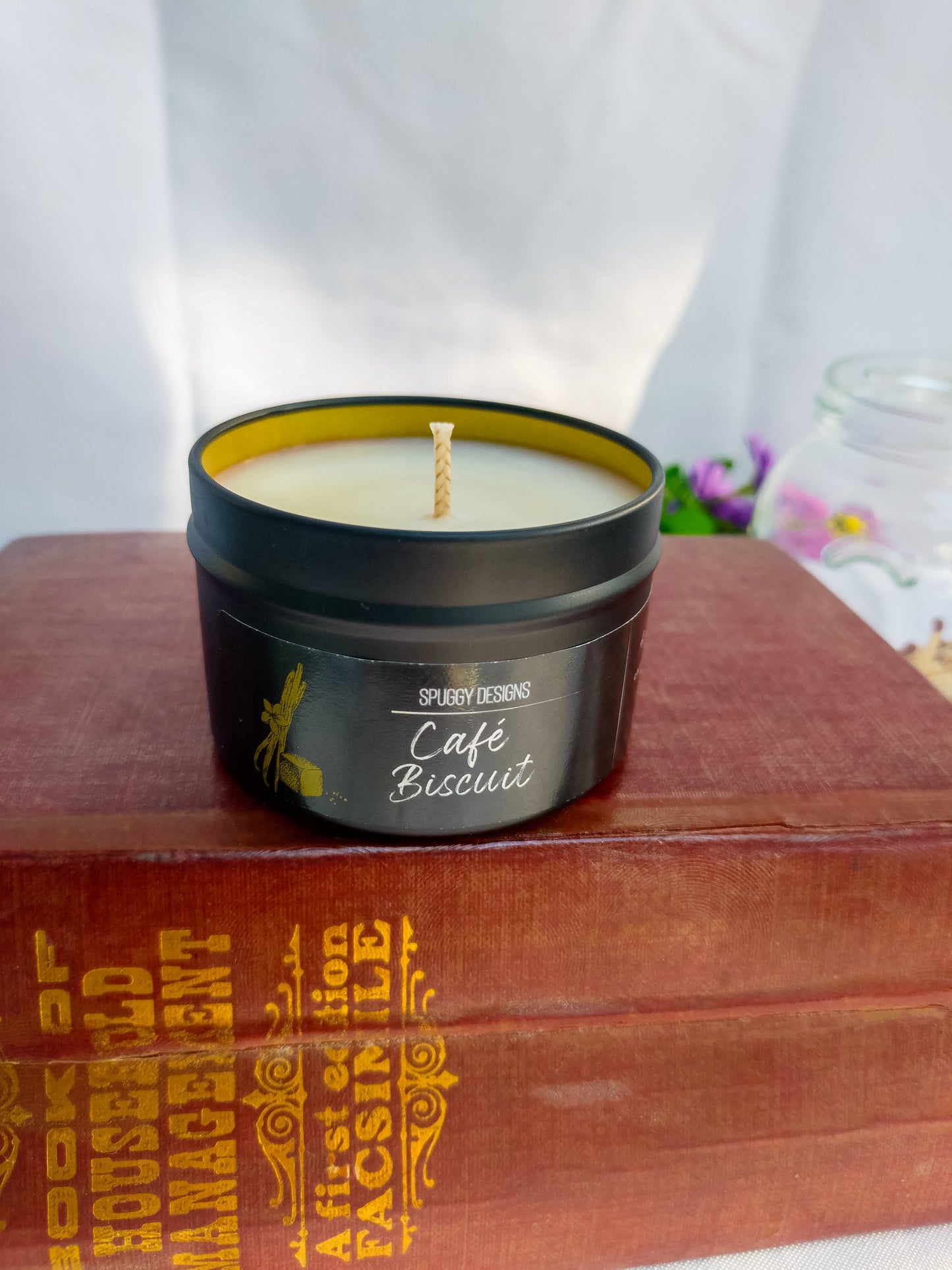 [New] Café Biscuit Soy Wax Candle – Warm Caramel & Vanilla Bakery Scent (Hand Poured)