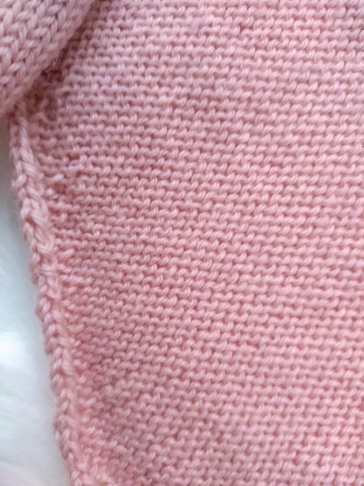 [New] Handmade Rose Pink Triangle Scarf – Merino wool