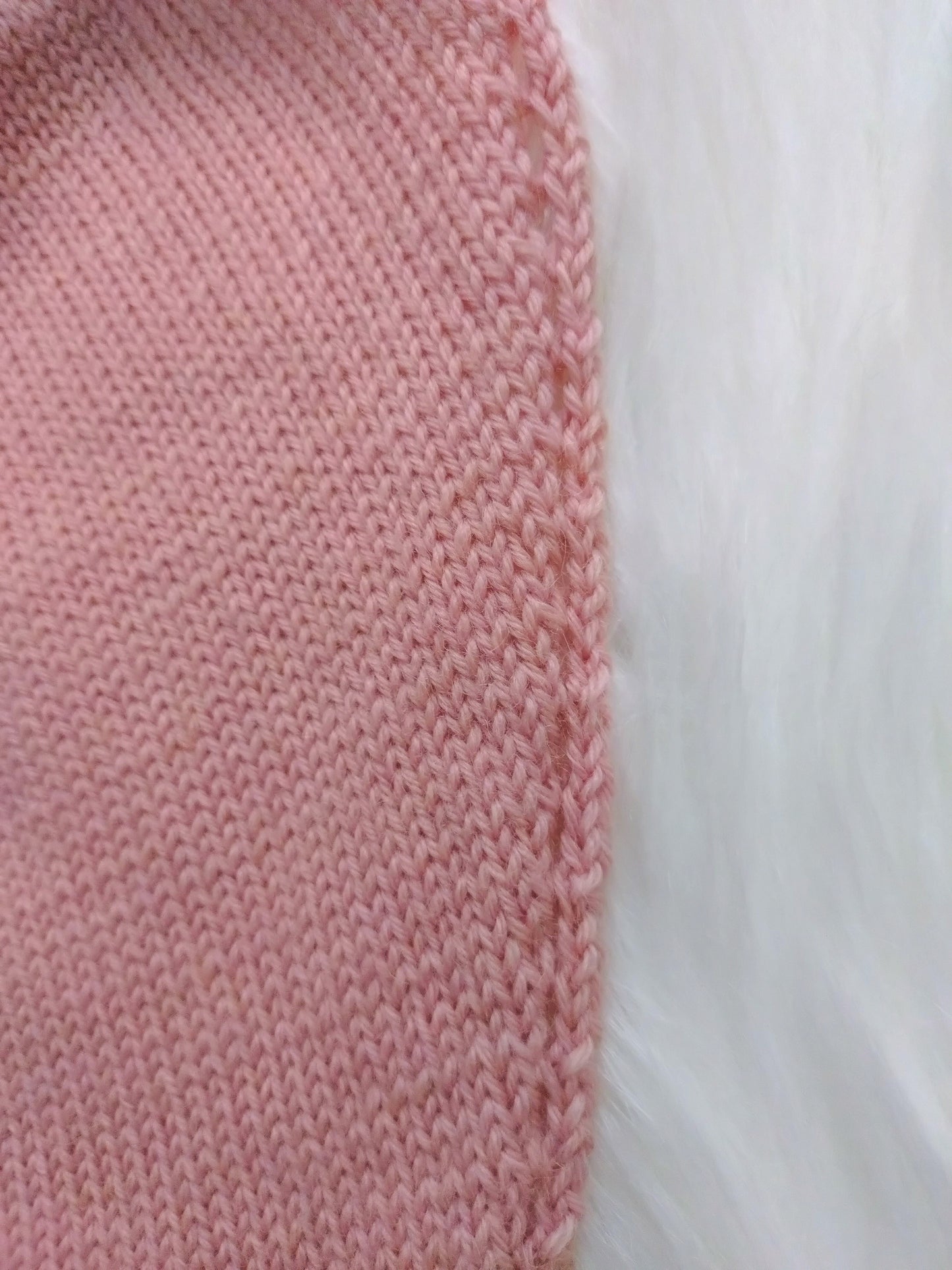 [New] Handmade Rose Pink Triangle Scarf – Merino wool