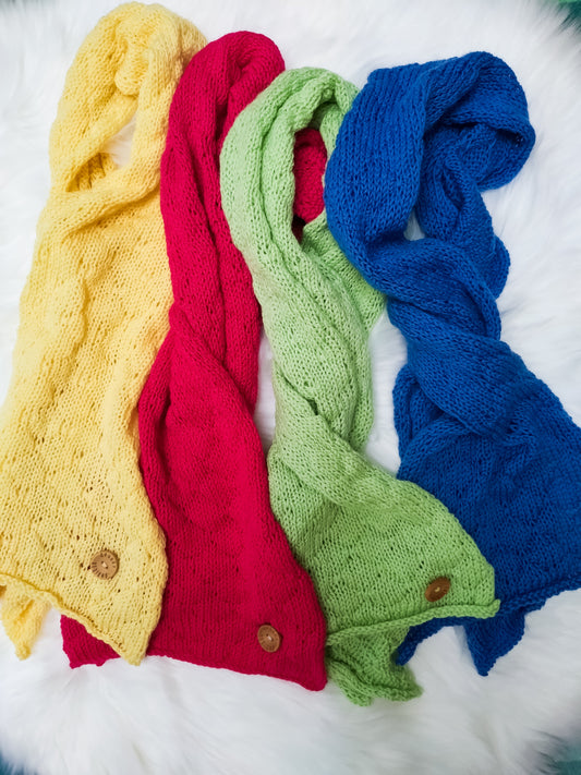 Our fruity collection of soft merino scarves have been handmade using sustainable materials, by UK knitwear brand Spuggy Designs.
Christmas gifts. Classic red scarf. Gifts for her, gifts for teens, gifts for mum, gifts for girlfriends. Dopamine dressing UK.