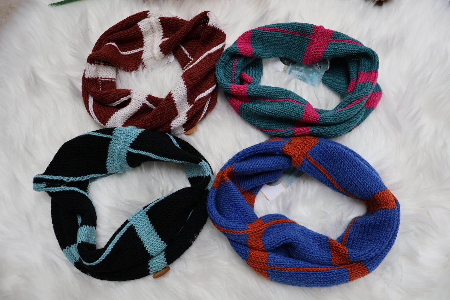 Ready-to-Ship | Handmade Merino Wool Large Checkered Snood – Sustainable Christmas Gift