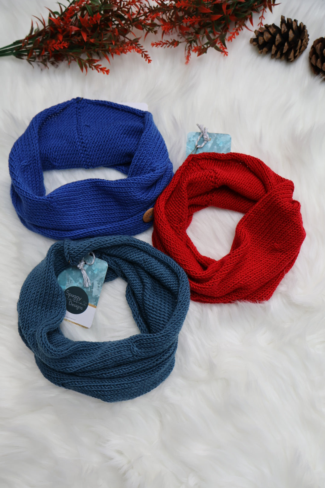 Ready-to-Ship | Handmade ‘Cable Kisses’ Merino Neck Warmer – Sustainable Christmas Gift