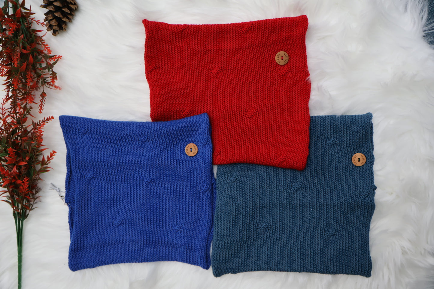 Ready-to-Ship | Handmade ‘Cable Kisses’ Merino Neck Warmer – Sustainable Christmas Gift