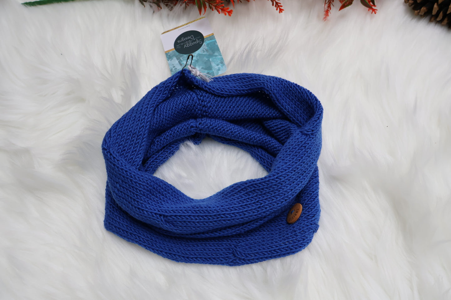 Ready-to-Ship | Handmade ‘Cable Kisses’ Merino Neck Warmer – Sustainable Christmas Gift